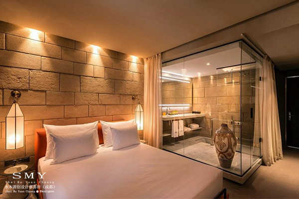 玻璃门方便观察房间动态 玻璃门方便观察房间动态