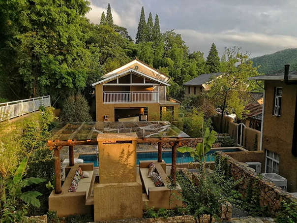 现代民宿酒店设计效果图