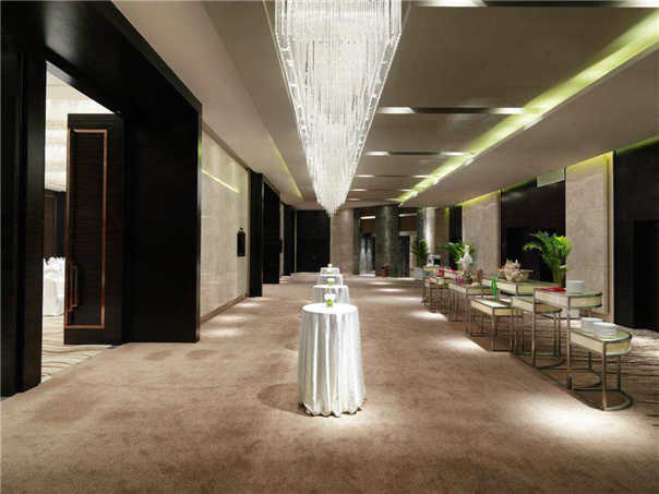 现代风格酒店设计主题颜色：白、灰系列