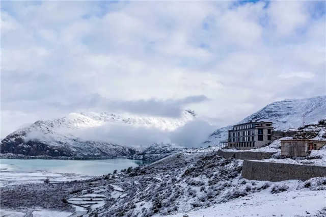 松赞如美山居、然乌来古山居